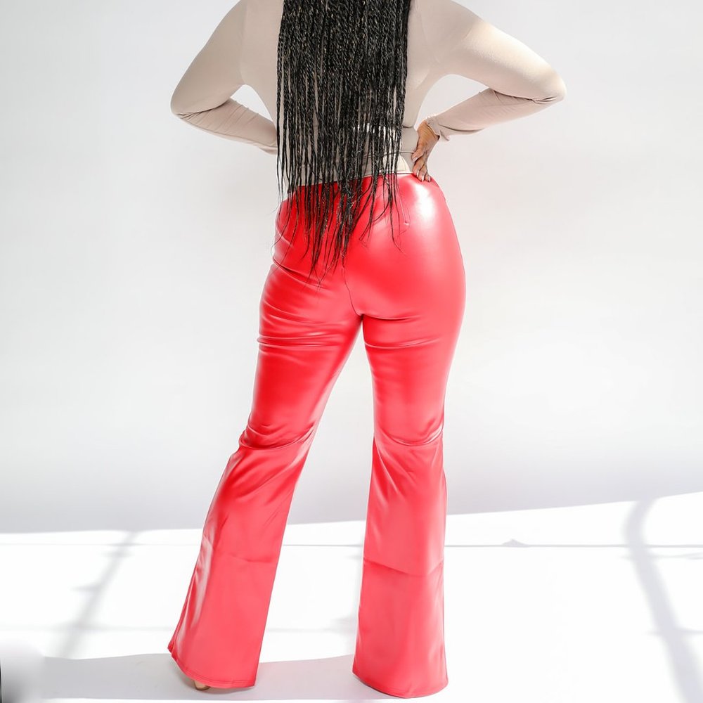 Sandy Pants - Picture 2 of 2